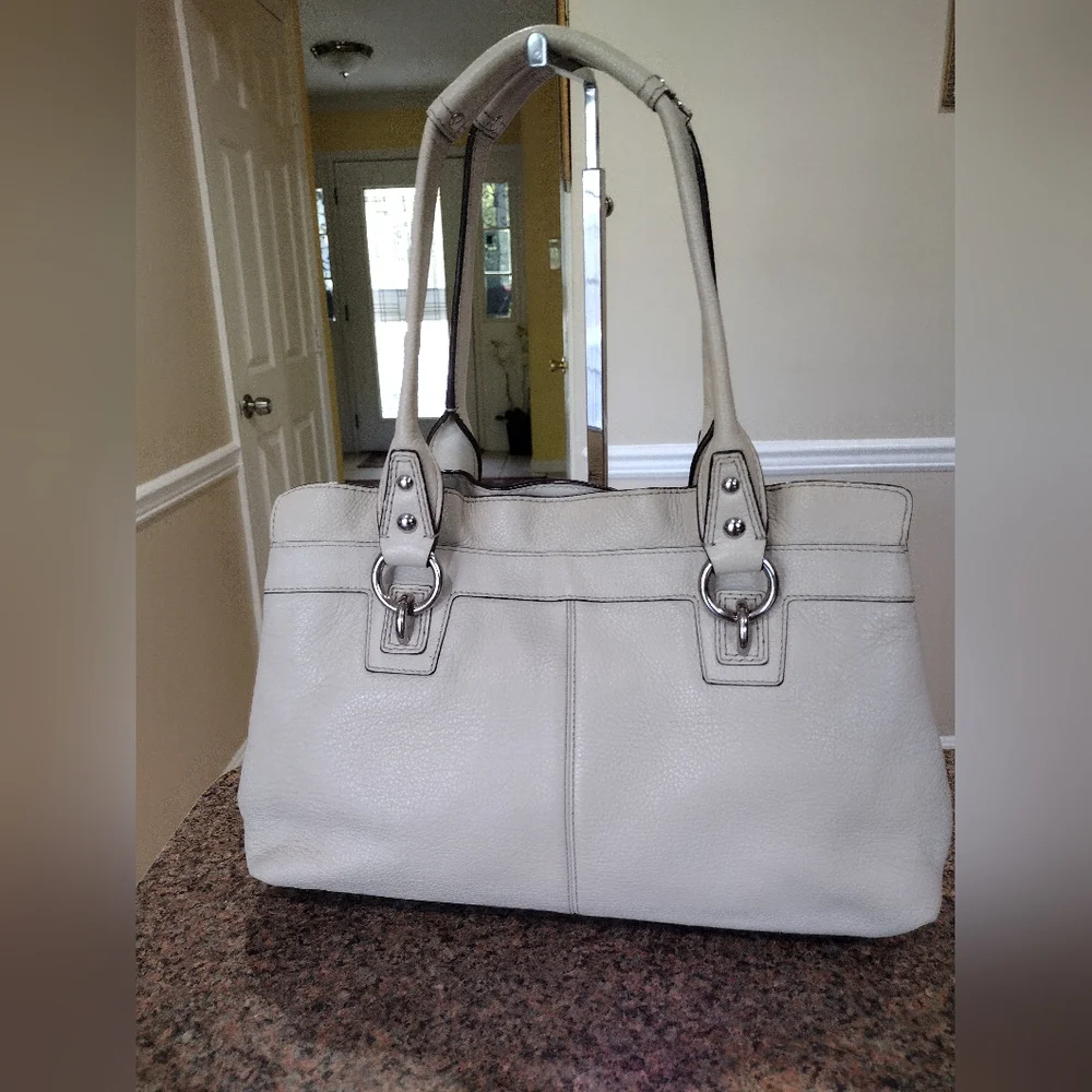 Beautiful  Penelope pebbled leather coach bag with ruffle top